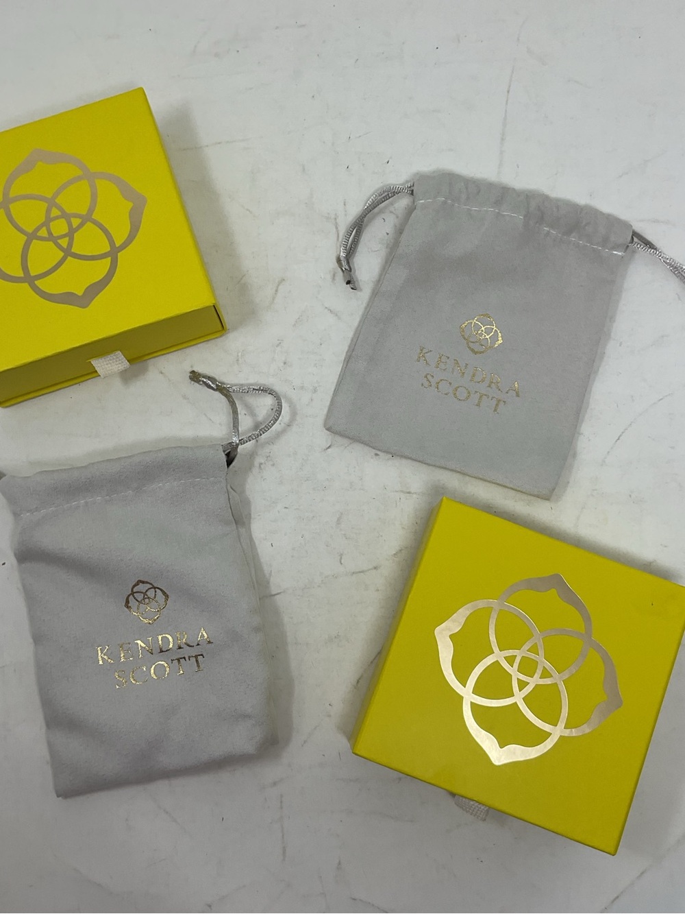 Kendra Scott Light Gray and Bright Yellow Jewelry Pouch & Box Set